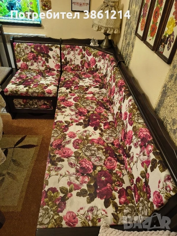 продавам кухненски ъгъл с маса и столове, снимка 2 - Дивани и мека мебел - 53114746