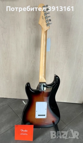 FENDER STRATOCASTER Standard Strat електрическа китара Sunburst – като нова