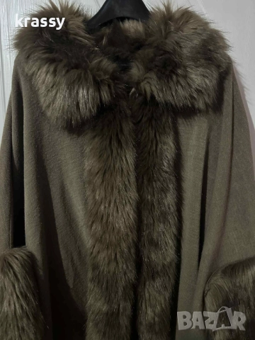 Страхотна голяма дамска жилетка тип пончо с пух на ръкава и яката (размер 2ХЛ,3ХЛ), снимка 2 - Жилетки - 52596311