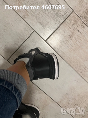 Дамски маратонки Nike, снимка 5 - Маратонки - 52045042