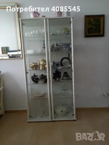 Стъклена холна витрина  