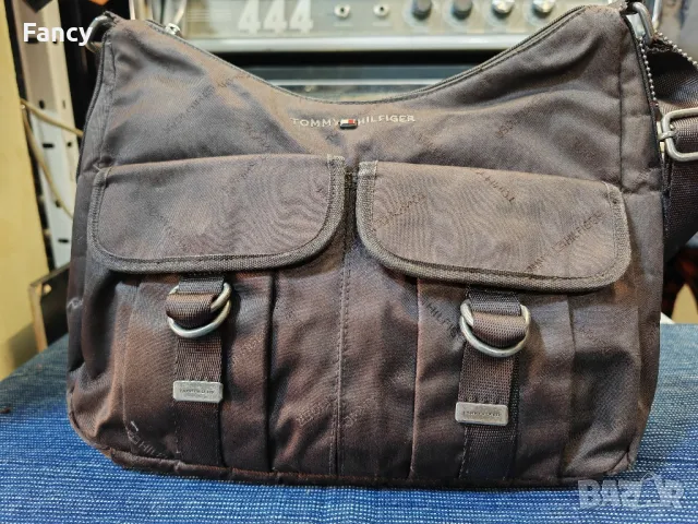 Оригинална чанта Tommy Hilfiger, снимка 2 - Чанти - 49262000