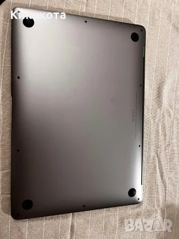 MacBook Air Retina 13-inch, 2018, 128gb + адаптер, снимка 2 - Лаптопи за дома - 56333896