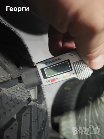 1бр.зимна гума 235/40/19 Syron, снимка 2 - Гуми и джанти - 50768203