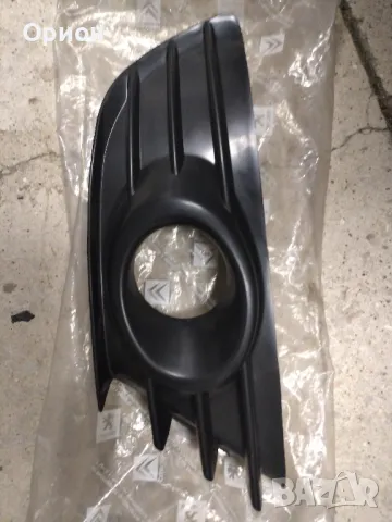 ЧИСТО НОВА ОРИГИНАЛНА ДЯСНА РЕШЕТКА ЗА БРОНЯ ЗА CITROEN C4 