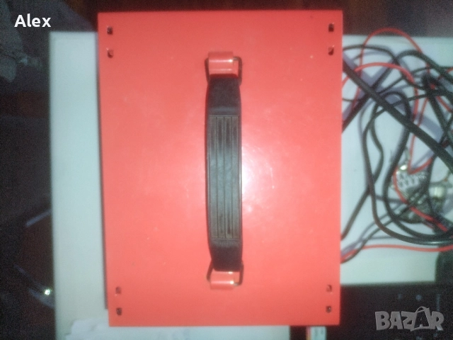 Зарядно устройство за акумулатори Einhell, снимка 3 - Аксесоари и консумативи - 51930103