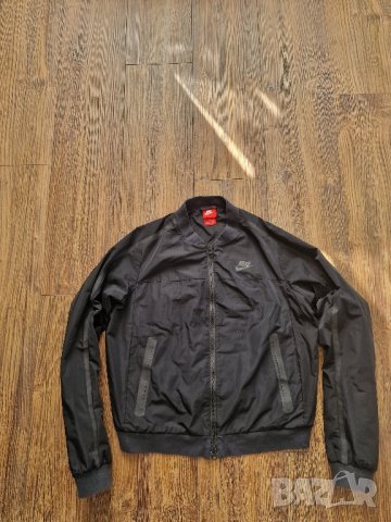 Страхотно дамско тънко  яке NIKE размер S , снимка 7 - Якета - 44176116