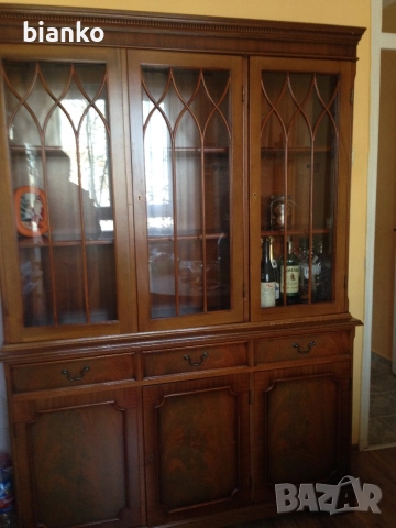 Уникален бюфет от масив