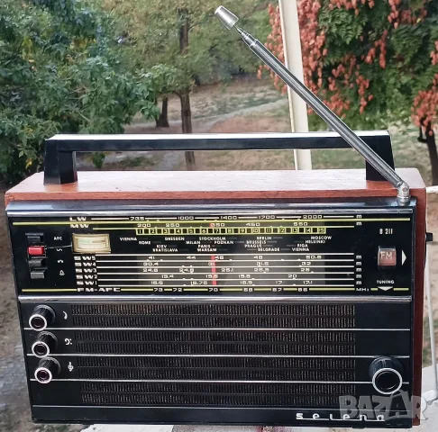 118📻✨ Върни си спомените с реставрираното SELENA 211 – 60€, снимка 2 - Антикварни и старинни предмети - 56198475