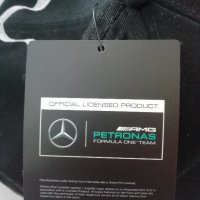 Mercedes Lewis Hamilton нова шапка с автограф AMG F1 Petronas Мерцедес Хамилтън , снимка 9 - Фен артикули - 37621320