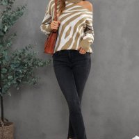 Дамски пуловер в бежов цвят със зебра принт и голо рамо, снимка 9 - Блузи с дълъг ръкав и пуловери - 42781498
