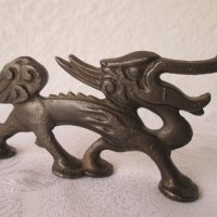 стара отварачка дракон метал фигура пластика, снимка 1 - Статуетки - 29125920