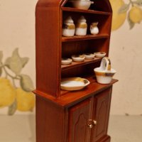 Старо дървено шкафче със сервиз– Играчка., снимка 2 - Колекции - 40063423
