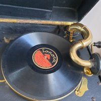 Стар американски грамофон с манивела Concert deLuxe, снимка 3 - Антикварни и старинни предмети - 40057876