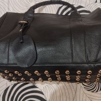 Дамска кожена черна чанта, снимка 4 - Раници - 25802666