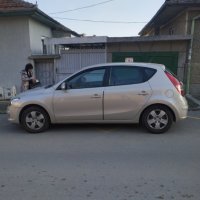 Лек автомобил Hyundai i 30, 1,6 - 2009 г., снимка 6 - Автомобили и джипове - 44481445