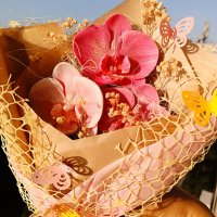 Букети с лалета и орхидеи от сапун , снимка 1 - Декорация за дома - 42297454