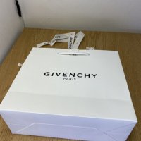 Автентична бутикова Givenchy подаръчна торба 25x22cm, снимка 8 - Други - 42057455