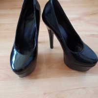 Обувки на платформа , снимка 1 - Дамски обувки на ток - 38959955