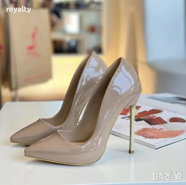 Обувки на ток - бежов лак , снимка 1