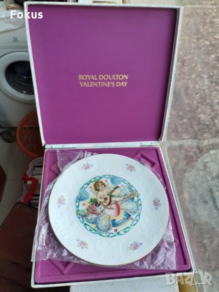 Колекционерска чиния Royal Doulton Valentines Day 1983, снимка 1