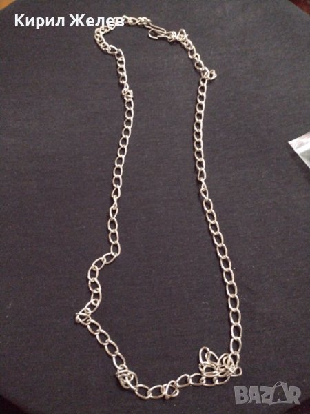 Сребрист гердан много красив дължина от край до край 90см. Перфектно състояние 37432, снимка 1