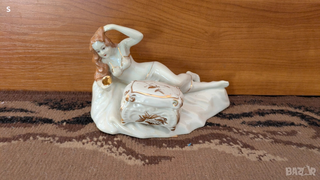 Порцеланова фигура , снимка 1