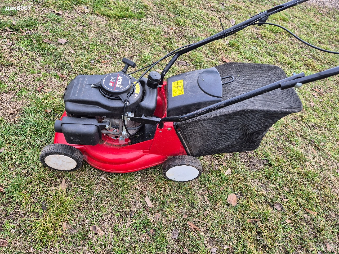 Бензинова самоходна косачка" MTD" с кош, снимка 1