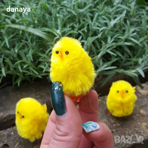 2831 Декоративно мини пиленце с крачета, 4 см, снимка 2 - Декорация за дома - 36507244