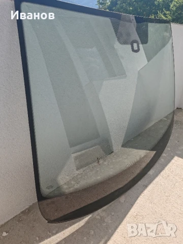 Предно стъкло за WV toyran 2012г., снимка 3 - Части - 51120437