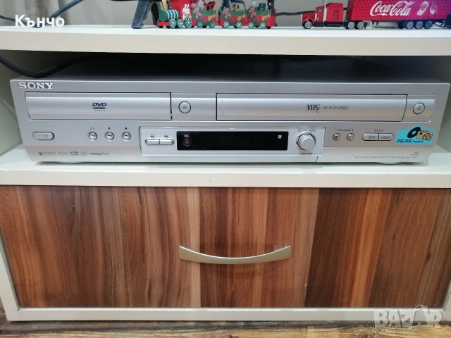 DVD & VHS комбо Sony! , снимка 1 - Ресийвъри, усилватели, смесителни пултове - 53249638