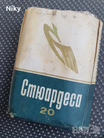 Ретро кутия от цигари „Стюардеса“ (Булгартабак, соц) – с 9 оригинални цигари 