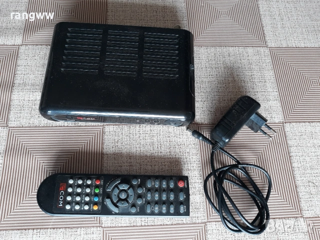 Цифров HD приемник XCOM HD12 с дистанционно 8375, снимка 2 - Приемници и антени - 54174676