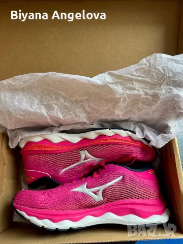 Нови дамски обувки за бягане Mizuno Wave Sky 5