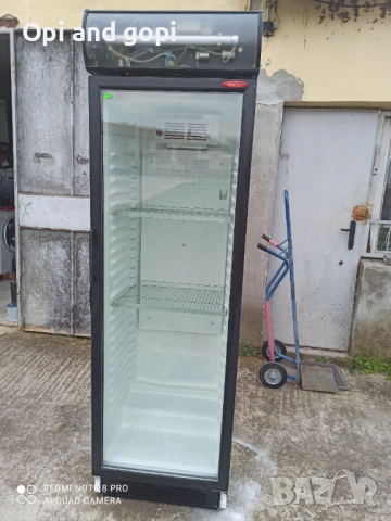 Вертикална плюсове витрина Royal 