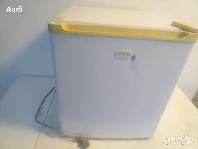 Хладилник тип мини бар EXQUISIT Общ полезен обем 46 литра.  Хладилна камера с обем 42 литра. Фризерн