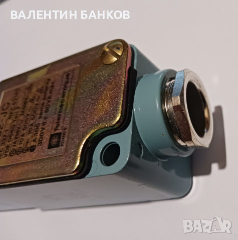 Краен изключвател Telemecanique XC2-JC IP65, снимка 4 - Други машини и части - 44749457