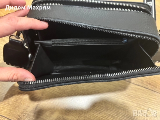 Дамска чанта Guess, снимка 5 - Чанти - 52978718