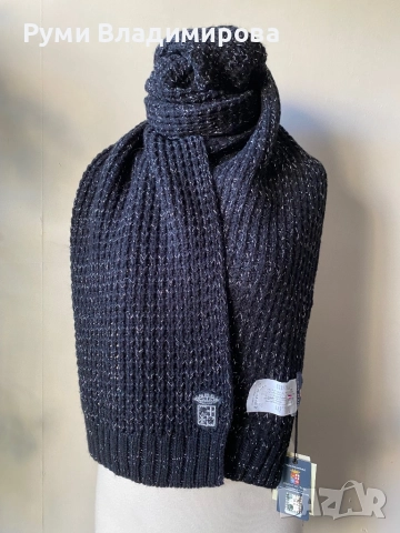 Черен шал Marina Militare с 50 % вълна, с етикет