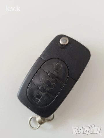 Ключ за Audi оригинален сгъваем с 3бутона, снимка 4 - Аксесоари и консумативи - 54148890