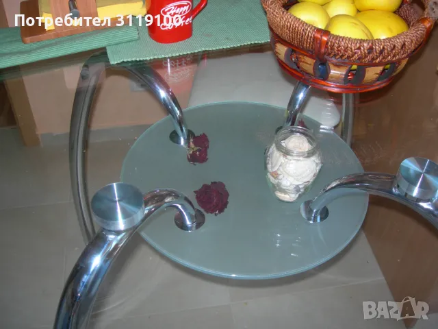 Продава се стъклена маса кръгла, снимка 3 - Маси - 47816657