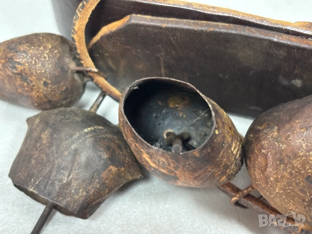 Истински Автентични Стари Хлопки-5 броя на кожен каиш, снимка 3 - Антикварни и старинни предмети - 52803117