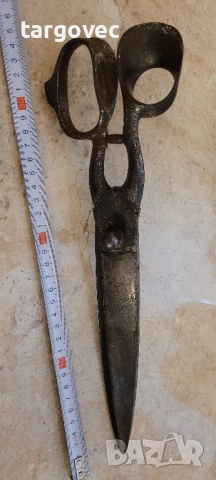 огромна масивна старинна кроячна ножица