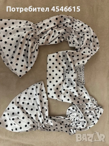 Бял топ с точки