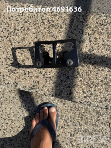 Основа на осигурителната кука на преден капак на Ауди Audi A8 D4 4H само за 80лв. 4H0805951F, снимка 3 - Части - 52898461