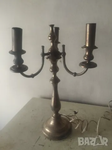 Стара настолна лампа тип свещник