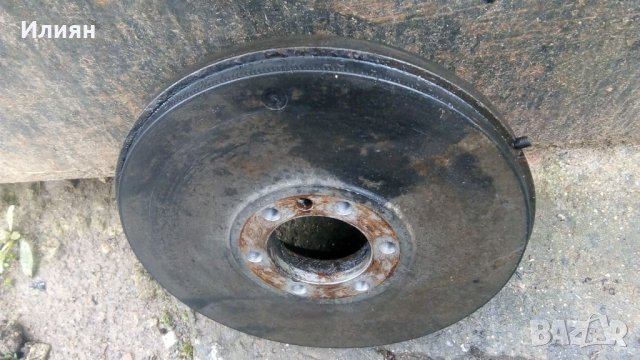 Шайба колянов вал за Мерцедес 124 250Д, снимка 2 - Части - 35137325