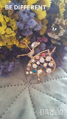 Брошка балерина