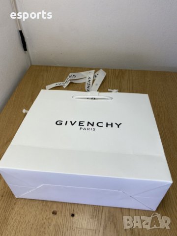 Автентична бутикова Givenchy подаръчна торба 25x22cm, снимка 8 - Други - 42057455