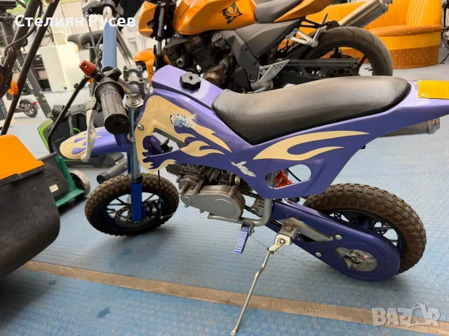 120855  детски бензинов кросов мотор  pocketbike цена 70 евро  има компресия , няма въже за палене ,, снимка 5 - Детски велосипеди, триколки и коли - 55741490